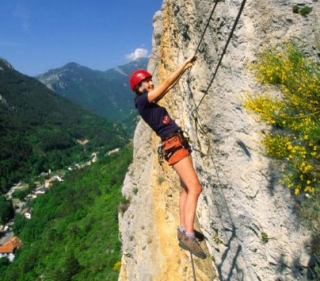  Descubra la Vía Ferramarra con la Oficina de los Instructores del Valle del Hérault Vía Ferramarra 